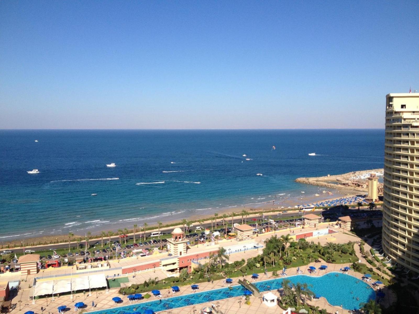 Porto Sokhna Pyramids Apartments Powered By Amer-Group Family Only Ain Sukhna Exterior photo